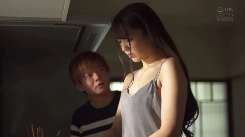 Bạn tình của chị gái xxx cô em vợ đang buồn bã vì thất tình