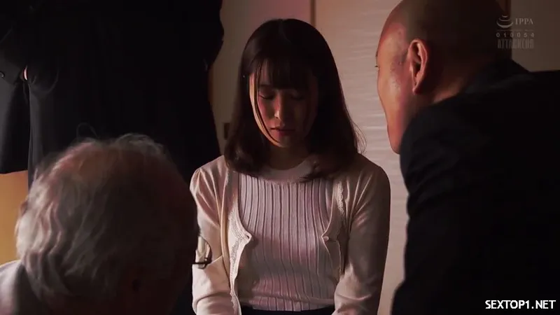 Cô gái nhỏ bán thân giúp bố trả nợ giang hồ